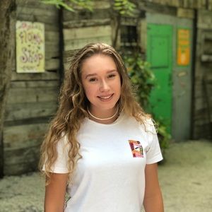 Meet your Posher, Alyssa